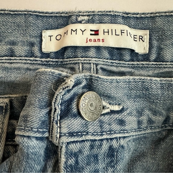 Tommy Hilfiger cargo style denim shorts. - Picture 4 of 5